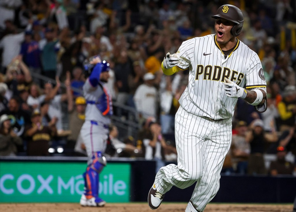 Padres add on late, run away with win over Mets