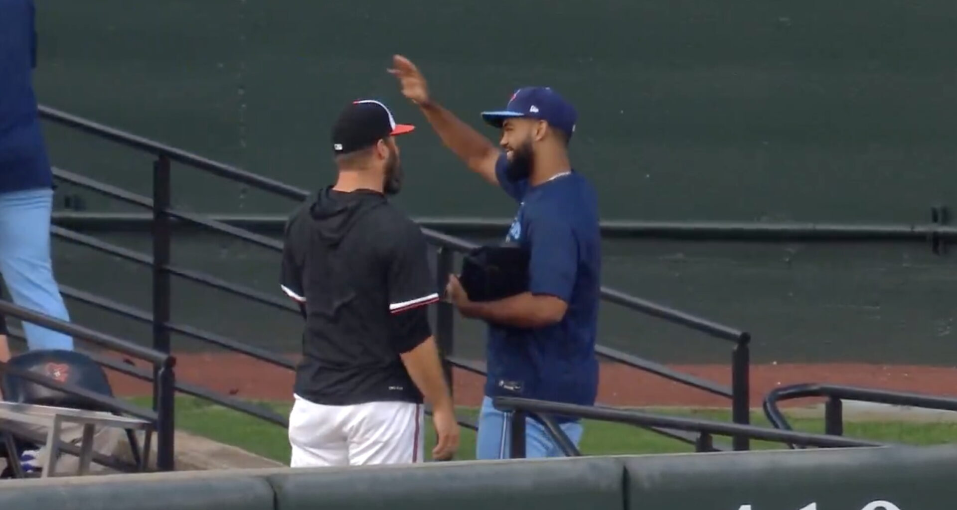 Orioles, Jays announcers react to pitcher's doubleheader switch