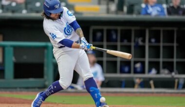 Dodgers Veteran Infielder Elects to Leave Organization, Sign in Japan