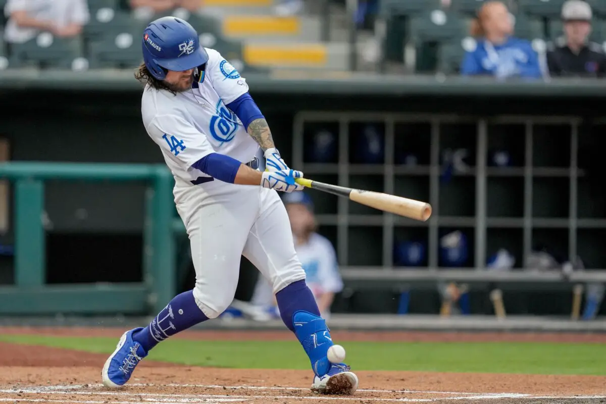 Dodgers Veteran Infielder Elects to Leave Organization, Sign in Japan