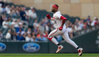 Yankees Pursuing Righty-Hitting Infielder - MLB Trade Rumors