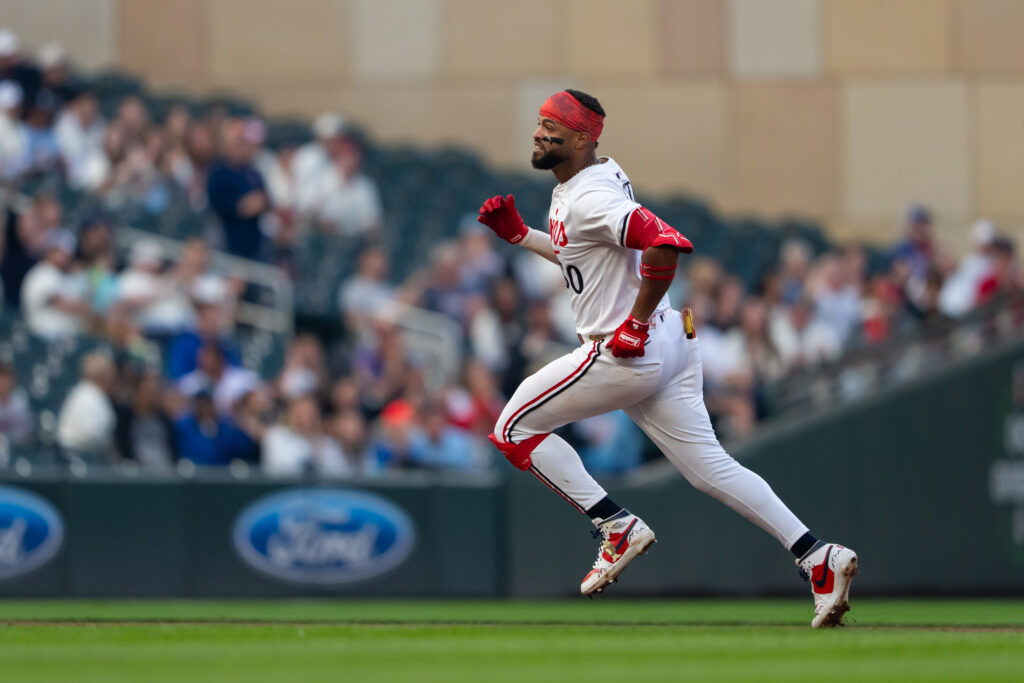 Yankees Pursuing Righty-Hitting Infielder - MLB Trade Rumors