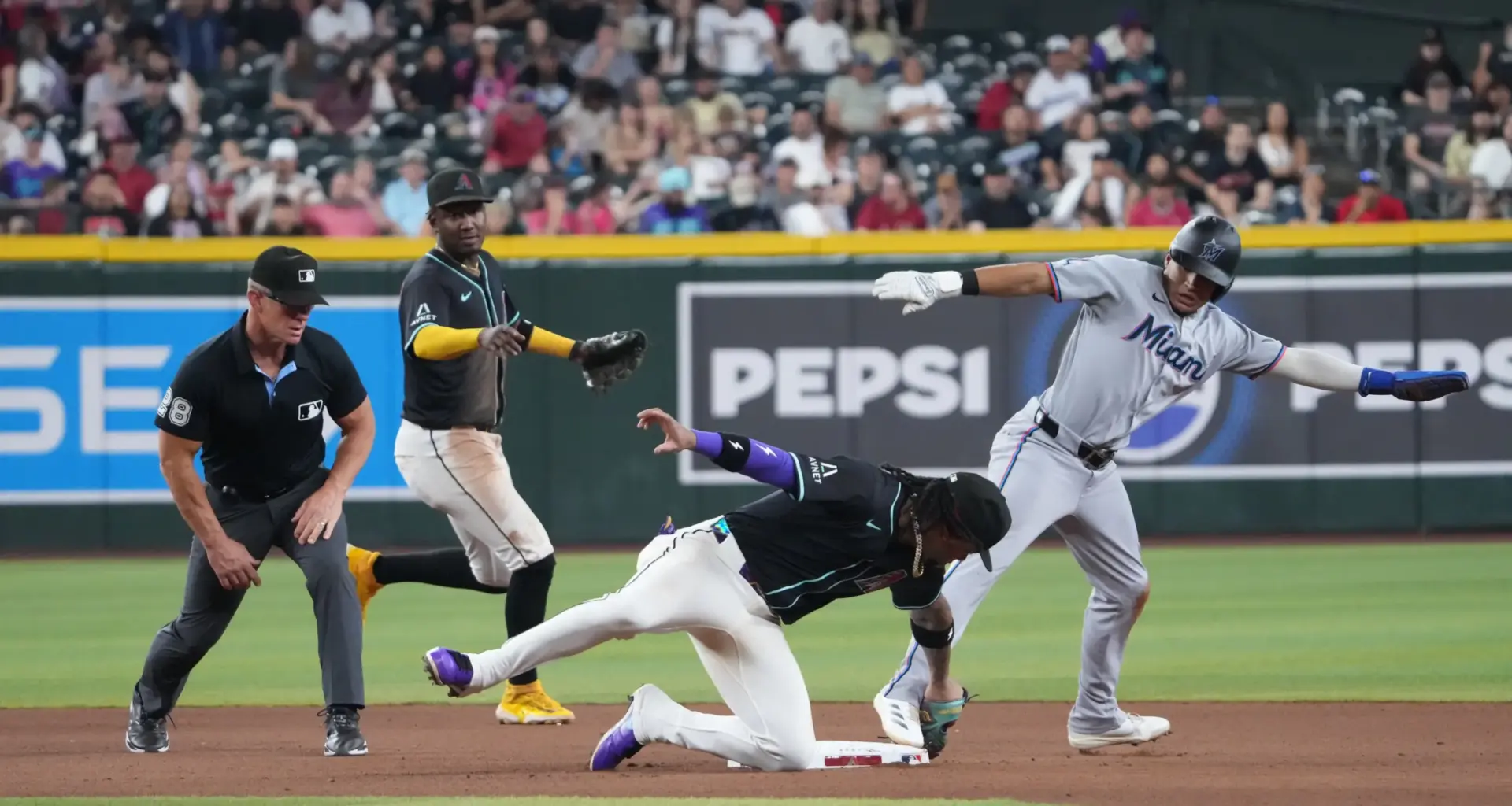 Ketel Marte rallies Arizona sports legends in quest to ignite Diamondbacks' championship dreams