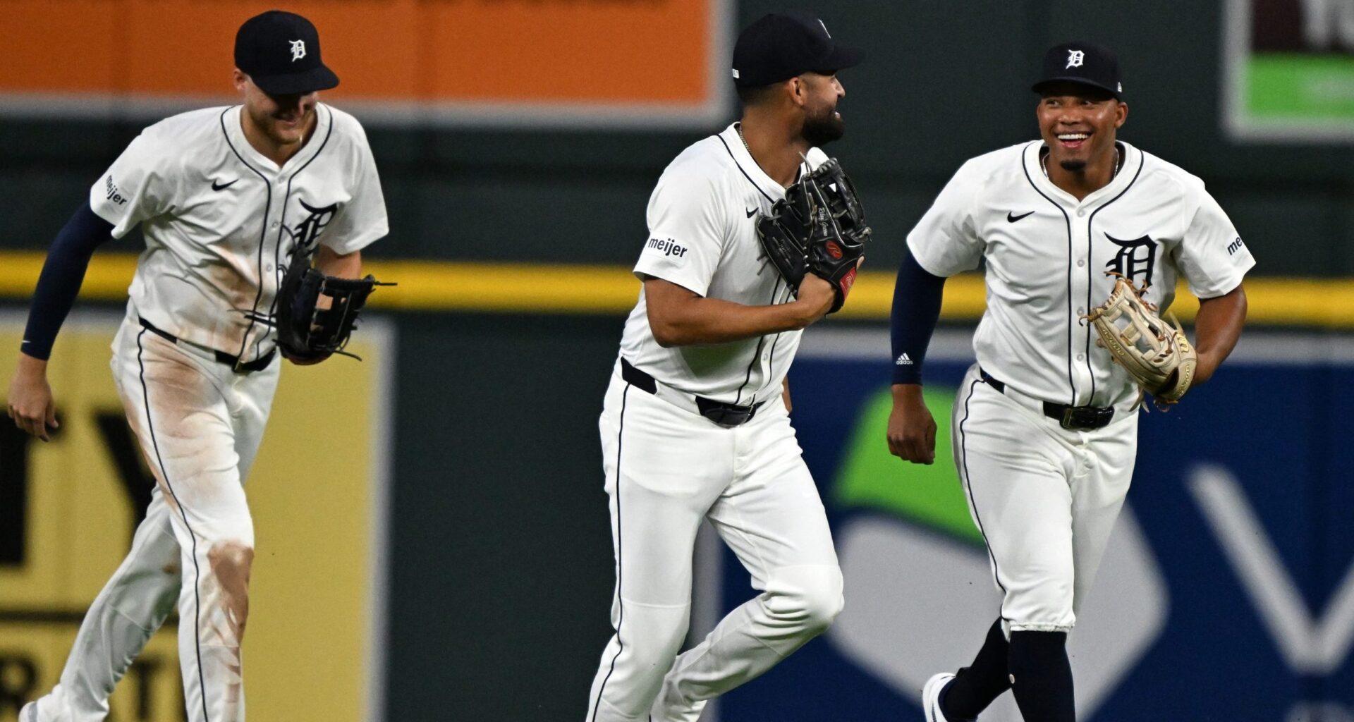 'Sunday Night Baseball' ratings strong as ESPN, MLB renew talks