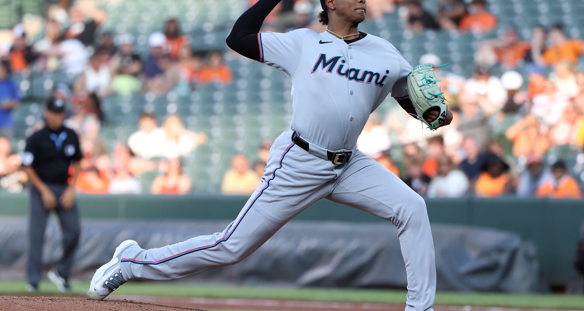 Cabrera goes down with elbow discomfort in Marlins' third straight loss - Marlins