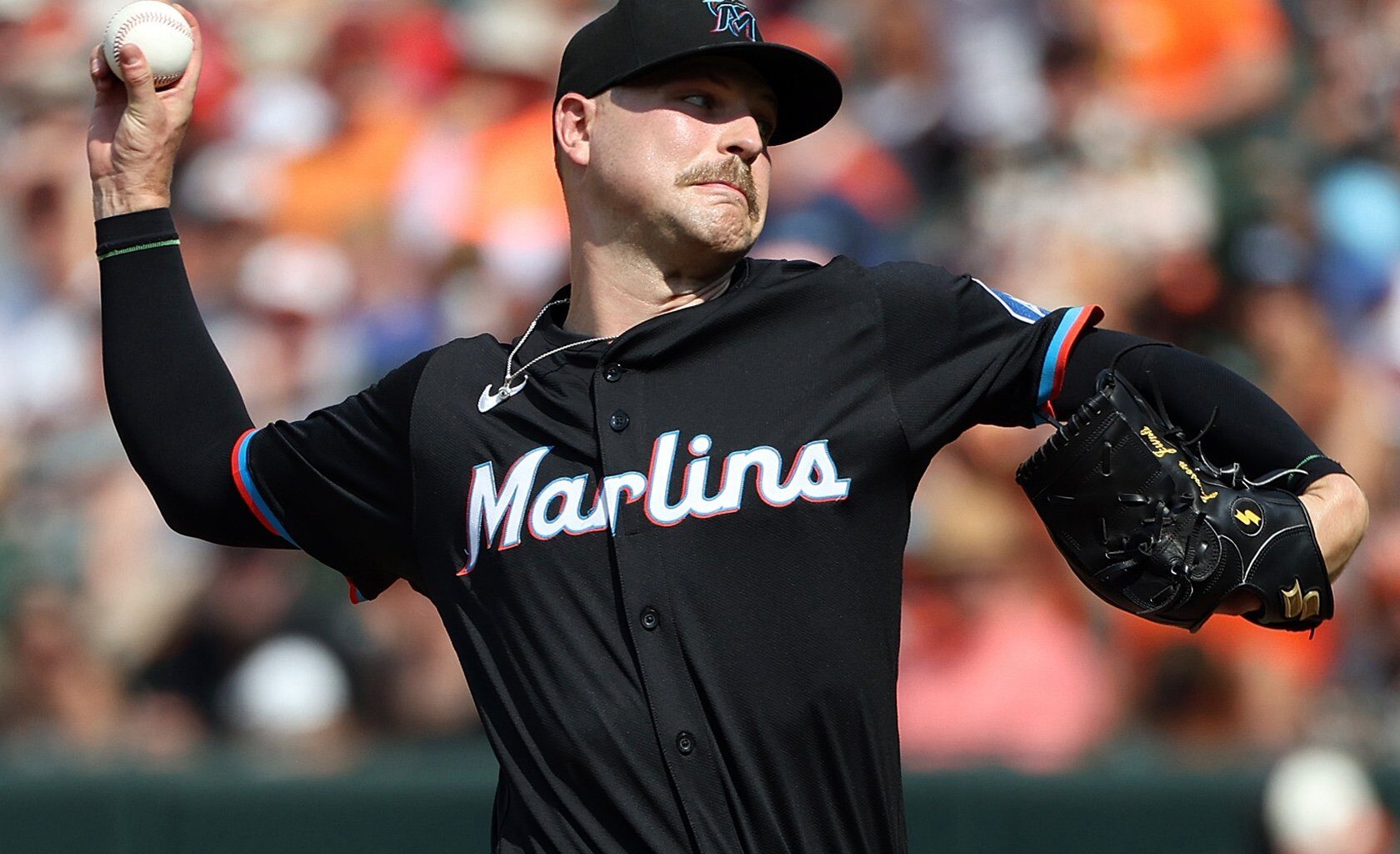 Rogers-Junk duel culiminates in complete Marlins win - Marlins