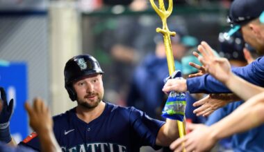 Cal Raleigh first to 40 homers this season with tiebreaking shot in Mariners' 7-2 win over Angels