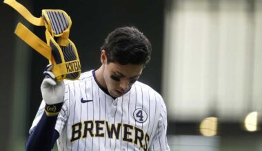 Brewers' Christian Yelich out for season, to undergo back surgery