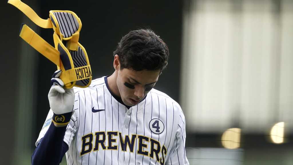 Brewers' Christian Yelich out for season, to undergo back surgery