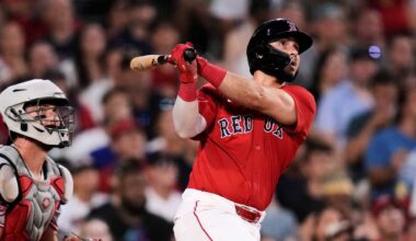 Reds' rally to beat Red Sox 8-4