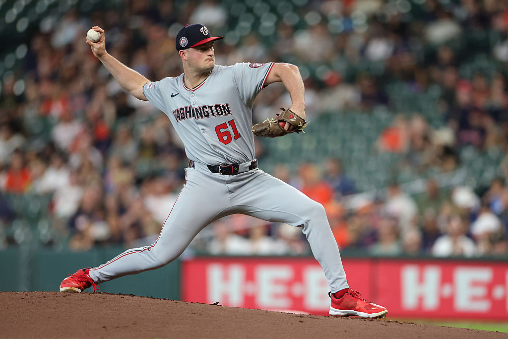 Lord teams with former bullpen mates to beat Astros (updated)