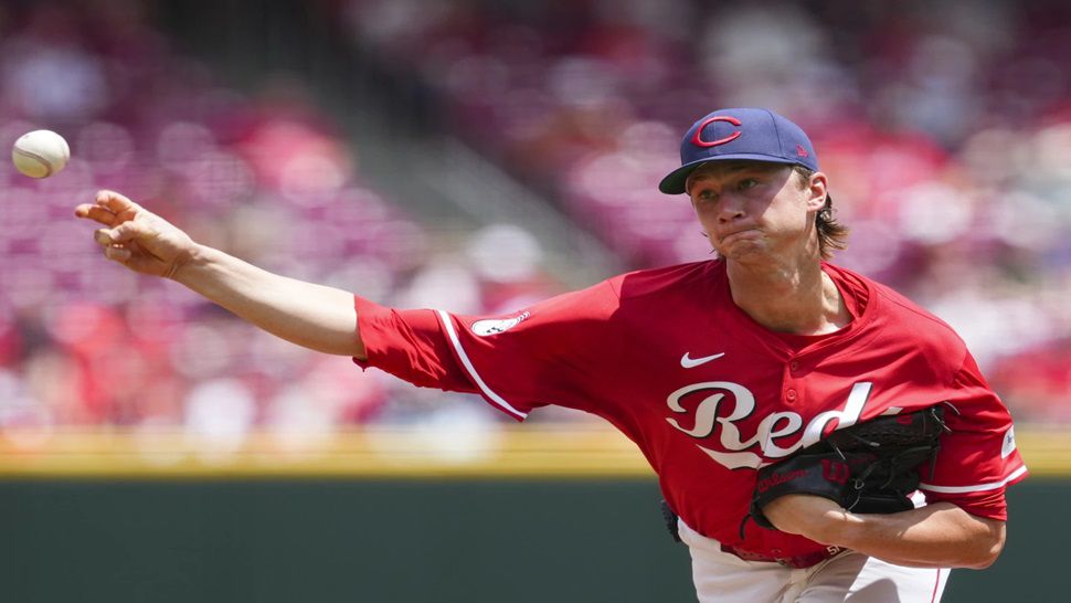 Cincinnati Reds pitcher Brady Singer throws during the third inning of a baseball game against the Tampa Bay Rays, Sunday, July 27, 2025, in Cincinnati. (AP Photo/Jeff Dean)