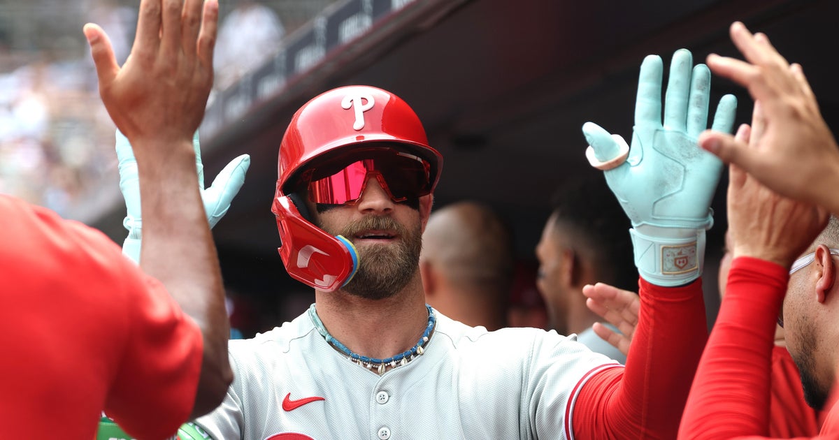 Phillies' Bryce Harper reportedly cursed out MLB Commissioner Rob Manfred over salary cap talk