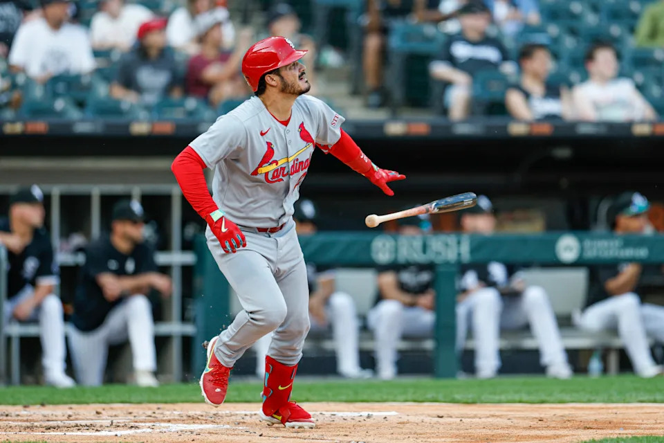 Cardinals third baseman Nolan Arenado (28) hits a solo home run against the Chicago White Sox© Kamil Krzaczynski-Imagn Images