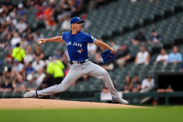 Toronto Blue Jays pitcher Chris Bassitt (40) pitches during the first inning against the Chicago White Sox at Rate Field Tuesday July 8, 2025, in Chicago. (Armando L. Sanchez/Chicago Tribune)