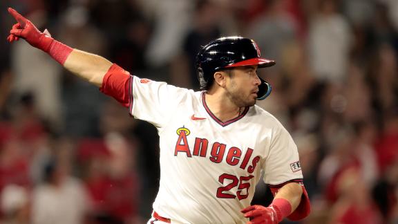 Angels slip past Diamondbacks 6-5 on d'Arnaud's RBI single in ninth