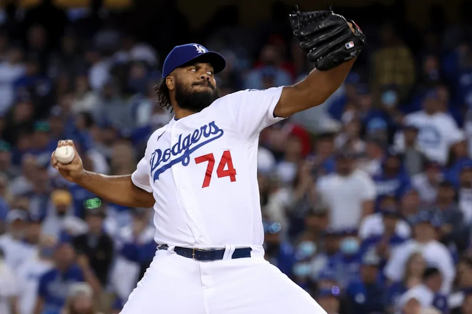 Kenley Jansen pitches for the Dodgers against the Atlanta Braves in Game 3 of the 2021 NLCS.