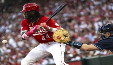 Cincinnati Reds' Elly De La Cruz (44) takes a pitch and is walked in the third inning of a baseball game against the Tampa Bay Rays, Saturday, July 26, 2025, in Cincinnati. (AP Photo/Michael Swensen)