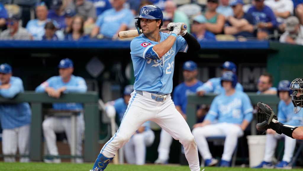 Adam Frazier returns to Kansas City