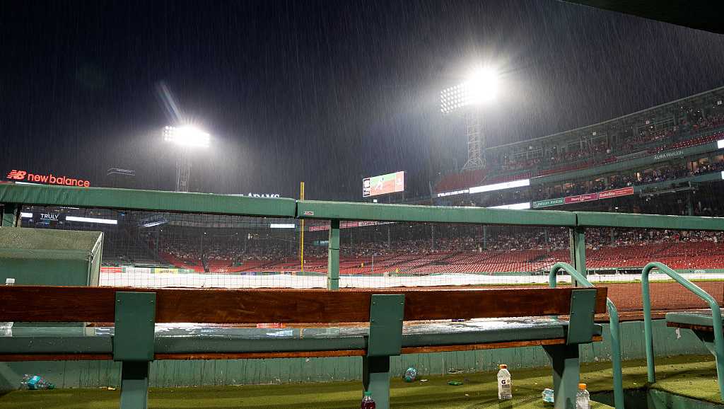 Reds, Red Sox suspended because of rain, will finish as part of doubleheader Wednesday