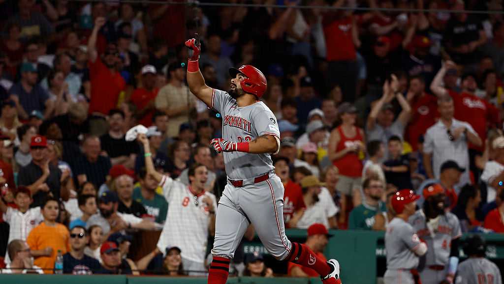 Encarnacion-Strand hits 1st career grand slam to power Reds’ rally past Red Sox