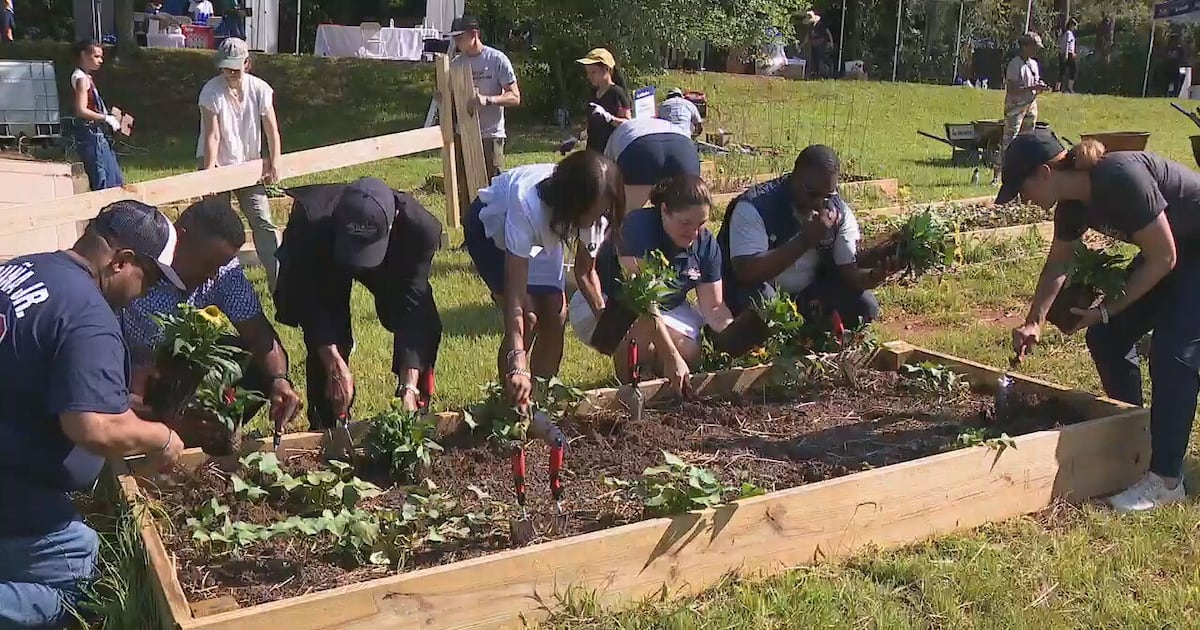 Volunteers with Atlanta Braves, MLB, and others build community garden in southeast Atlanta – WSB-TV Channel 2