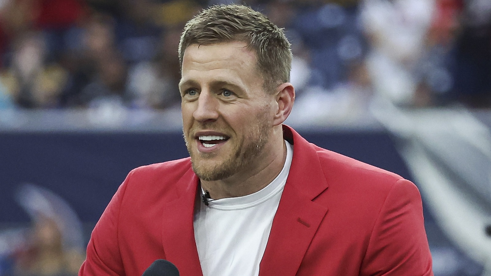 J.J. Watt completes the 9-9-9 challenge at Brewers game