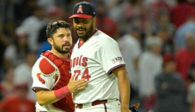 Mike Trout's two homers lift Angels past Rangers - Baseball