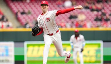 Cincinnati Reds pitcher Nick Lodolo throws during the first inning of a baseball game against the Seattle Mariners, Tuesday, April 15, 2025, in Cincinnati. (AP Photo/Jeff Dean)
