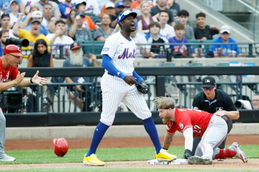 Ronny Mauricio elicits boos from Mets fans following costly error