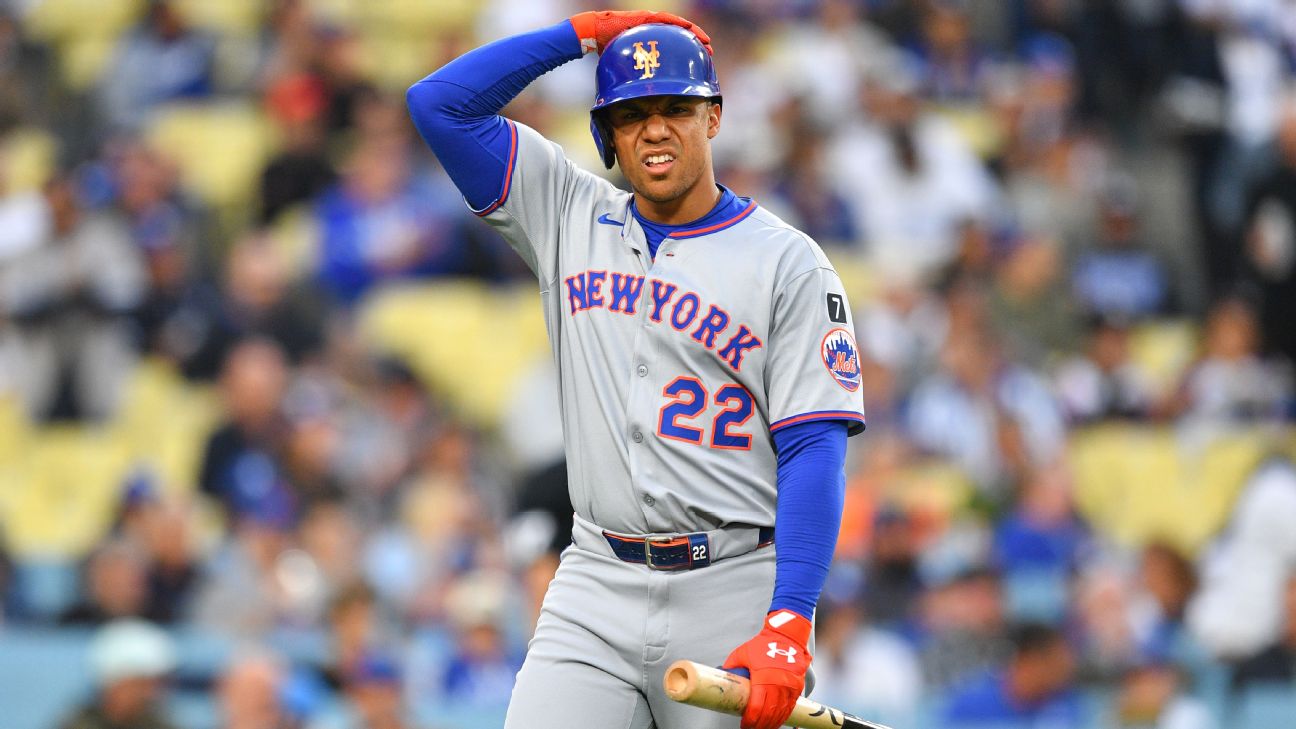 Mets' Juan Soto leaves game after fouling ball off left foot