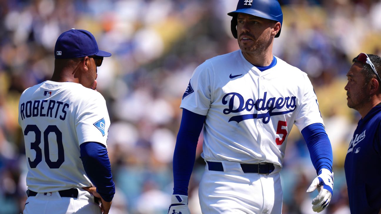 Dodgers' Freddie Freeman exits with wrist contusion after HBP