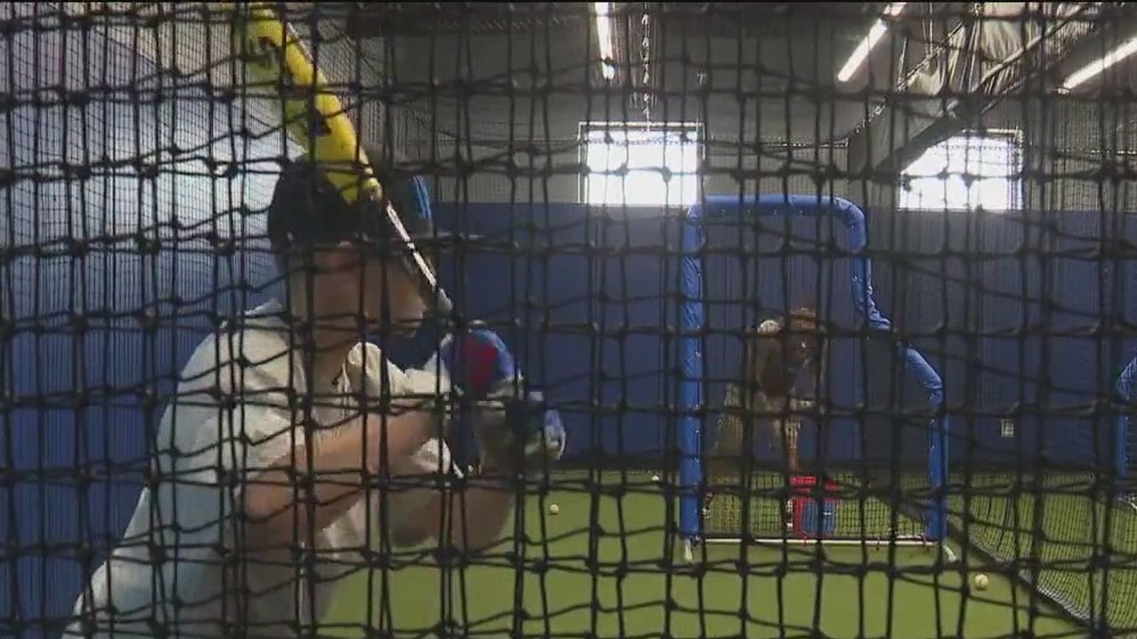 Ex. Chicago Cub Jason Heyward helps young batters hone their skills