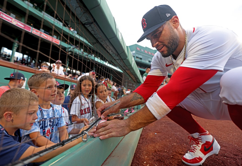Red Sox fans asked to not buy food, drinks during first-ever strike at Fenway Park