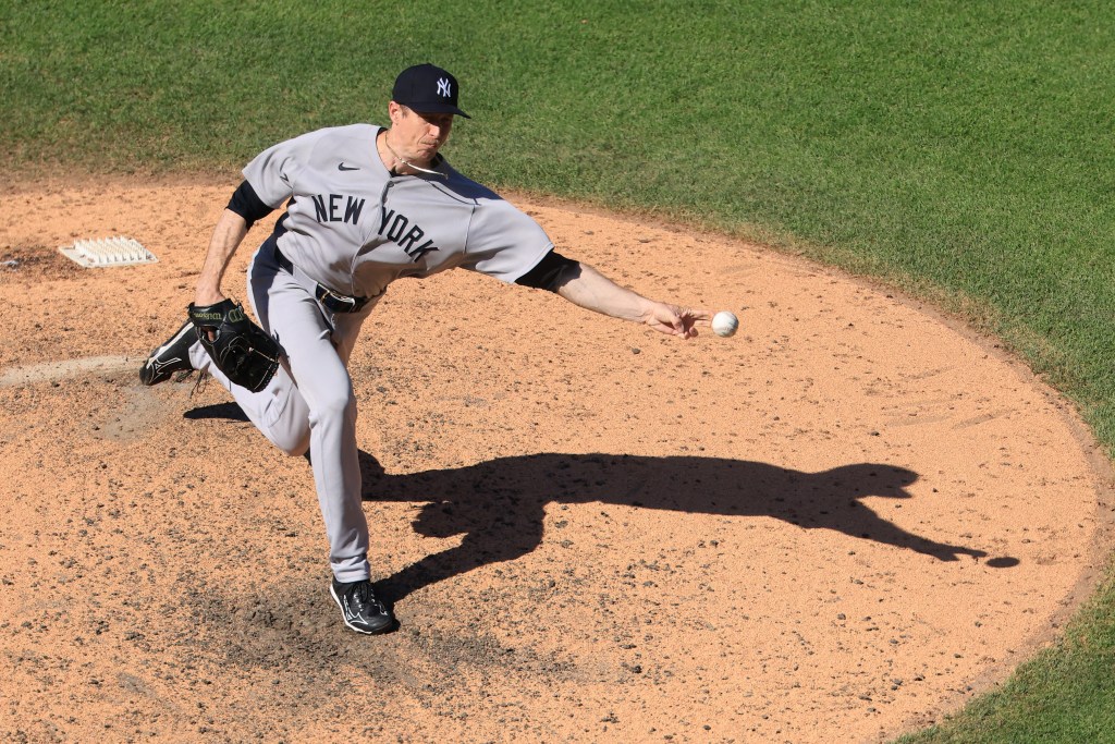 Tim Hill pitches during the Yankees-Mets game on July 6, 2025. 