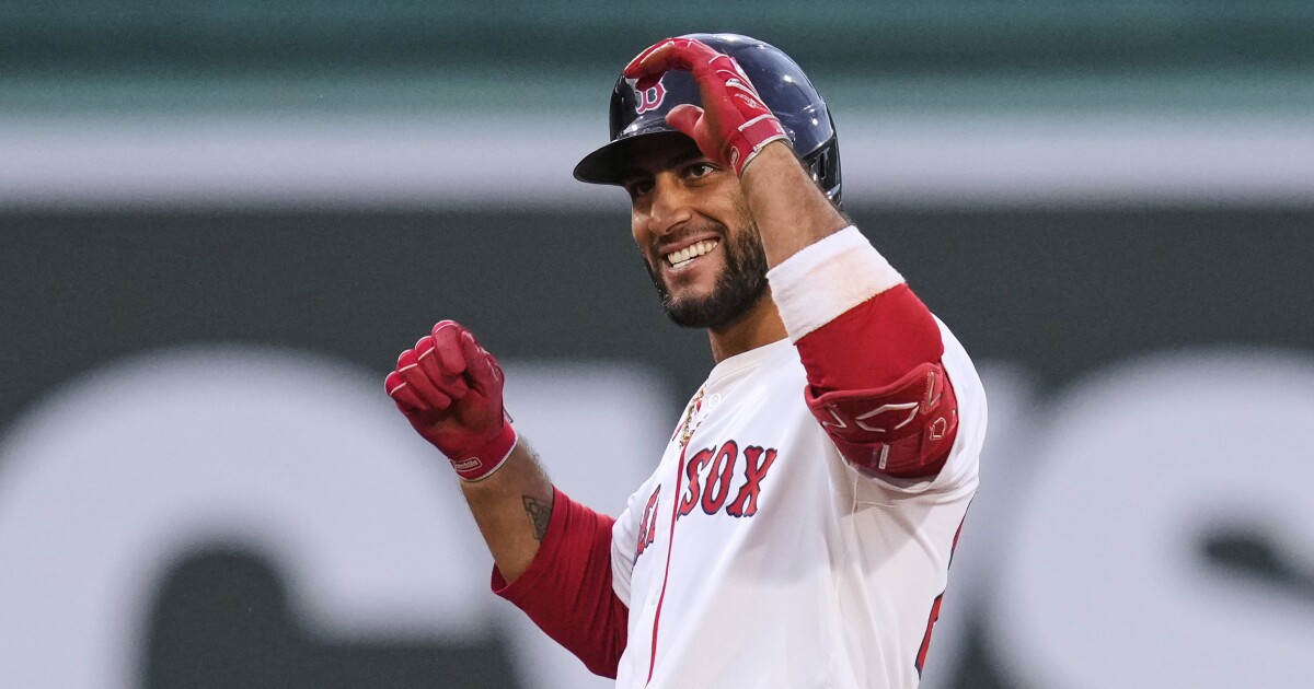Red Sox hit 3 home runs, power past Rockies 9-3 to post 4th straight victory
