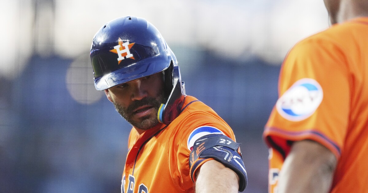 Altuve's go-ahead single helps Astros beat Rockies 5-3