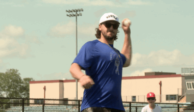 Vinnie Pasquantino trades day off for day with kids at youth baseball camp