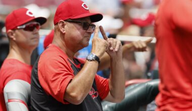 Terry Francona reaches 2,000 wins as the Reds beat the Rockies 4-2