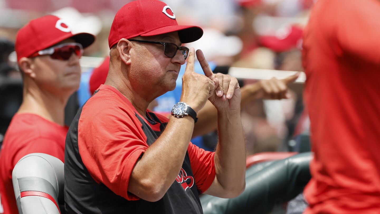 Terry Francona reaches 2,000 wins as the Reds beat the Rockies 4-2