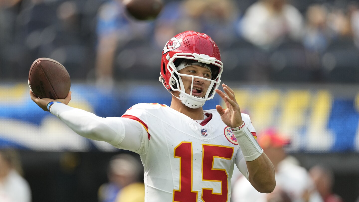 Patrick Mahomes and Bobby Witt Jr. come from shared backgrounds. Both have KC teams chasing titles