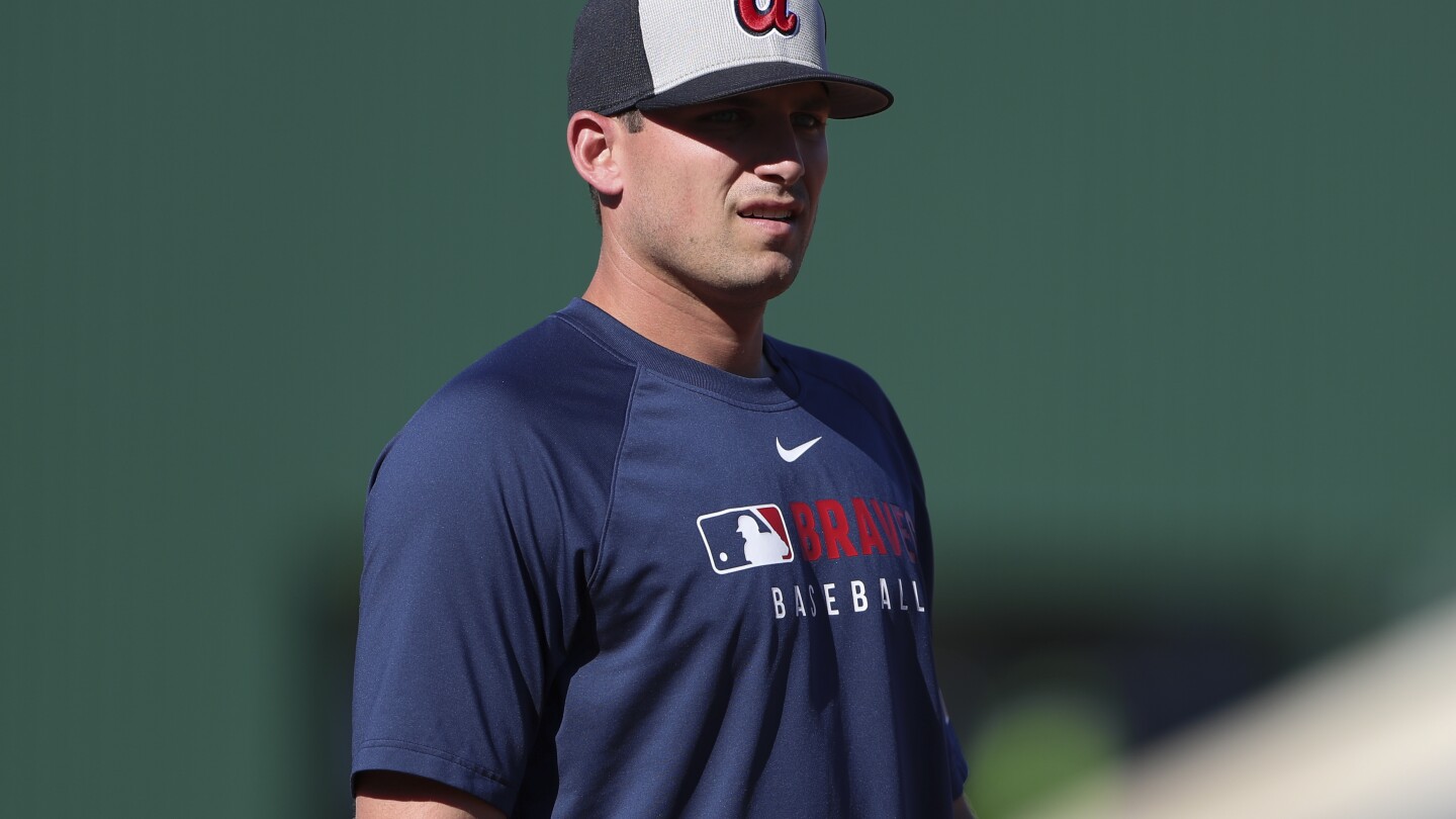Braves' Austin Riley leaves game against Cardinals with abdominal tightness