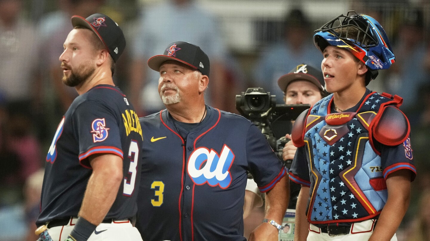 Cal Raleigh wins Home Run Derby with family support