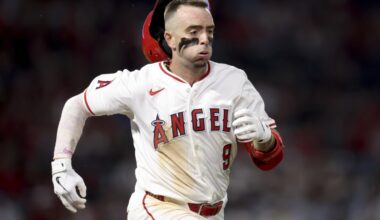 Neto delivers game-saving defensive play and hit in Angels' 3-2 win over Mariners