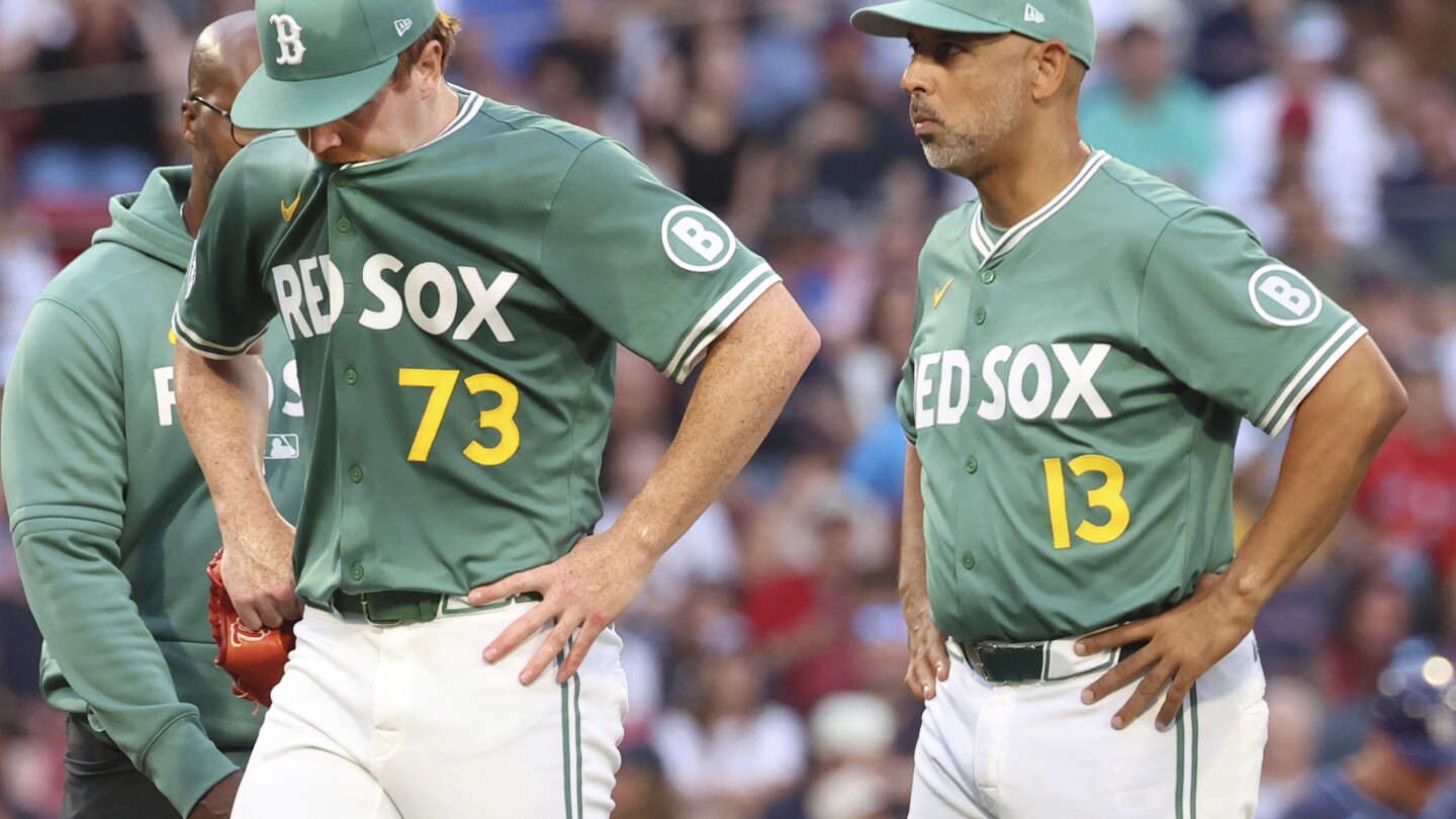 Red Sox starter Hunter Dobbins leaves game vs. Tampa Bay due to right knee pain after put-out