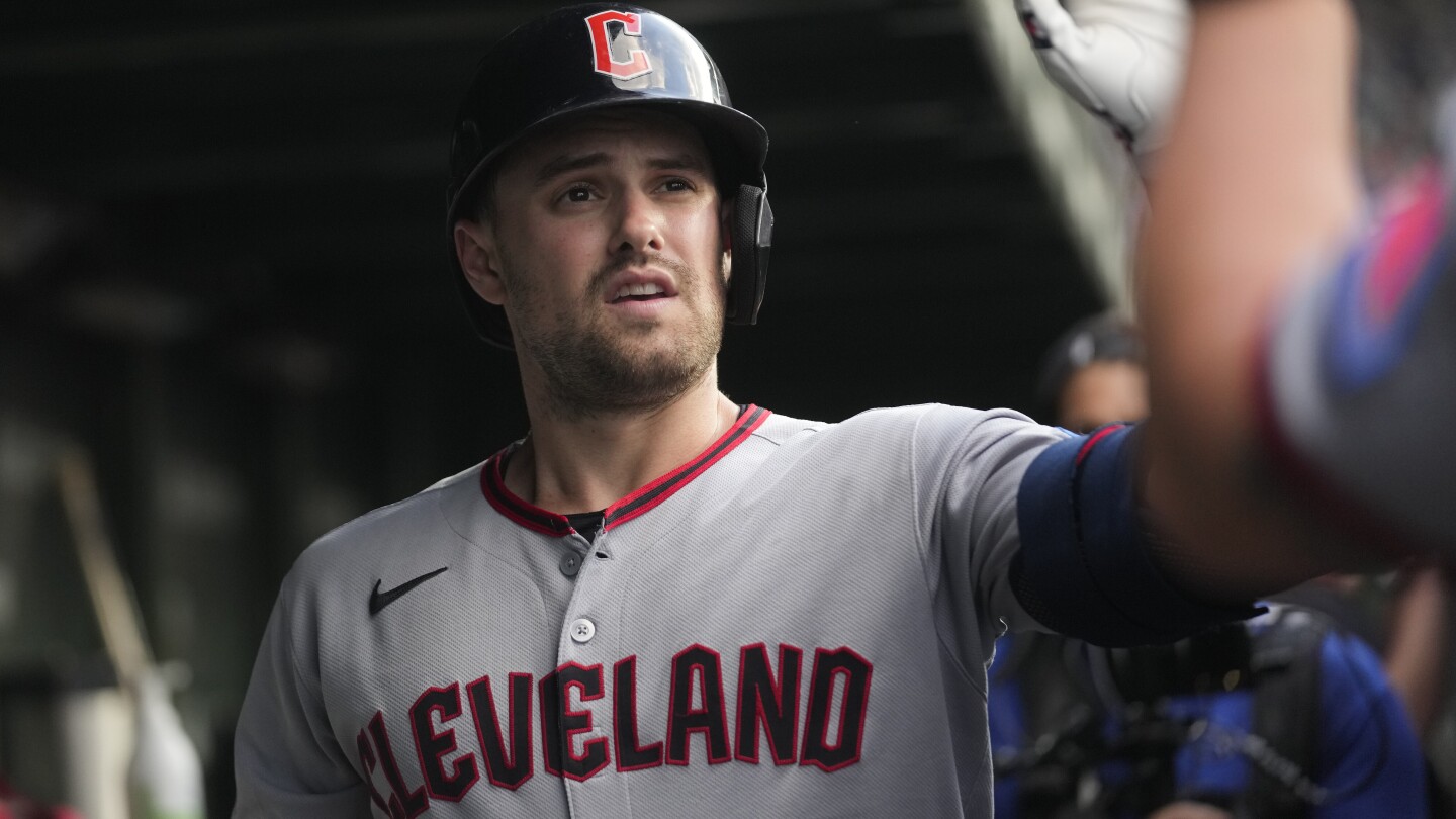 Guardians' outfielder Lane Thomas leaves game with flare up of foot pain