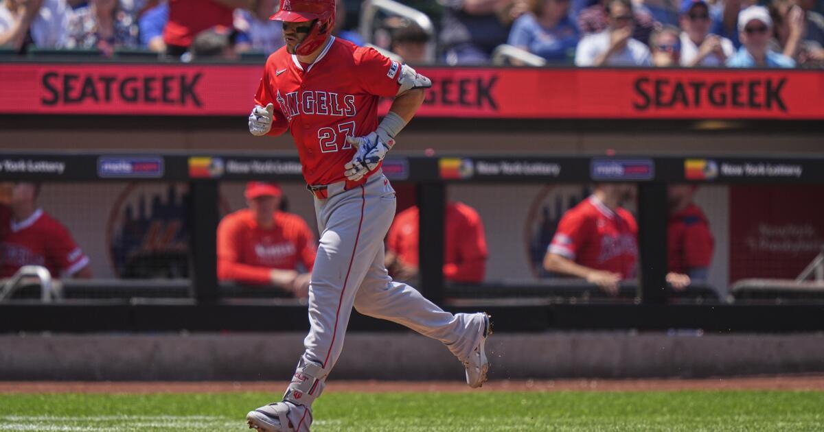 Mike Trout homers, but Angels get swept by Mets to end trip