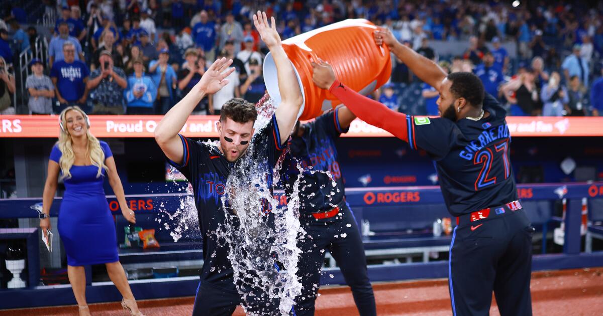 Sam Bachman throwing error seals Angels' loss to Blue Jays