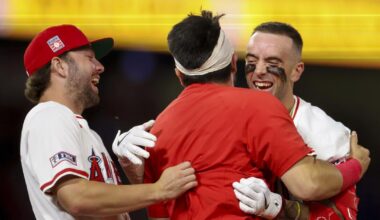 Zach Neto hits walk-off single for Angels on his bobblehead night