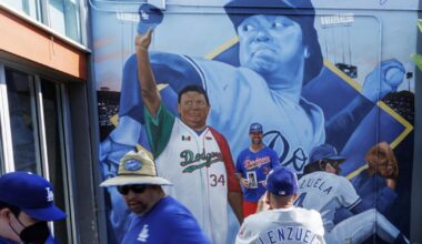 New mural at Dodger Stadium honors Fernando Valenzuela